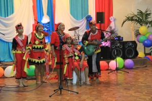 The Enso family of Bunawan, Agusan del Sur wins first prize during the Pantawid Pamilya Tagisan ng Galing held on September 30, 2013.