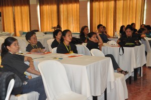 SLP Beneficiaries attentively listen to the discussion.