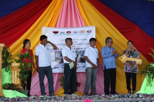 RD Brigoli (right) handed over the Key of Responsibility to the LGU represented by and Atty. Manuelito Delani and to the  BLGU, community volunteers, and Day care Worker.